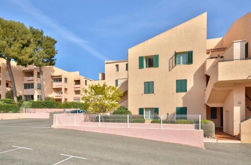 Studio avec piscines à 500m de la plage Bandol Extérieur photo