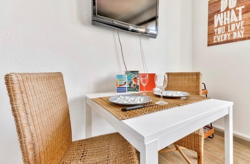 Studio avec piscines à 500m de la plage Bandol Extérieur photo